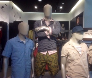 If I were a mannequin, I would totally hang out with these guys. Actually, I'd probably hang out with them after a few drinks.